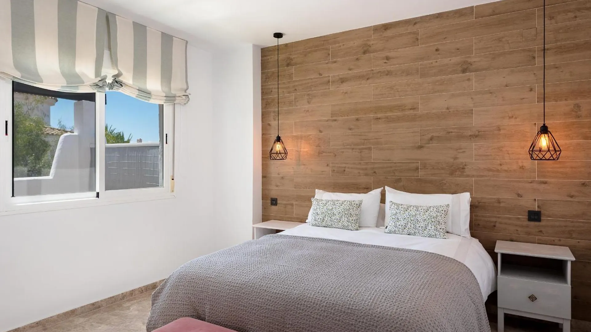 Apartment Stylish 2-Bedroom Penthouse In Nueva Andalucia Marbella