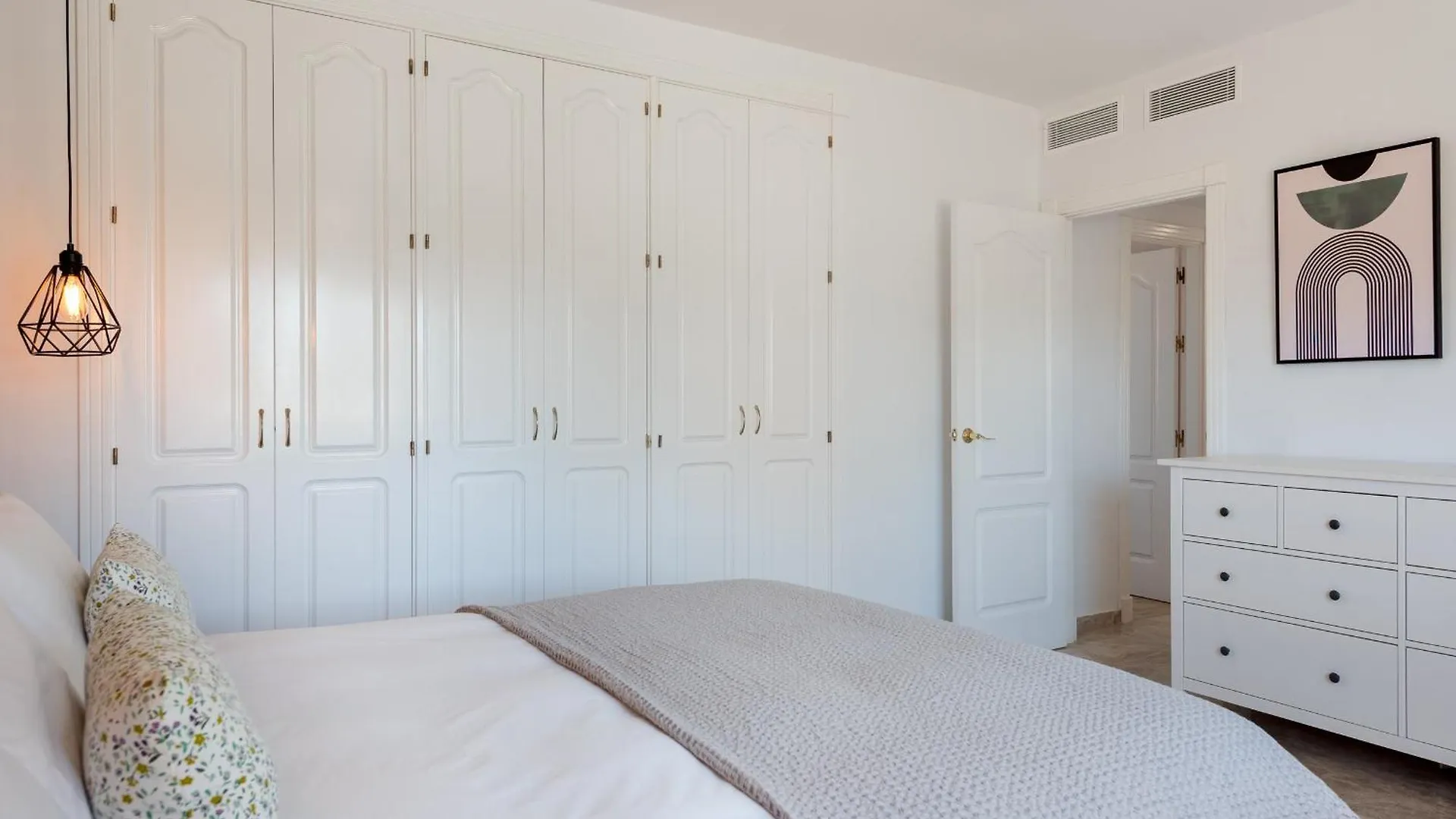 Stylish 2-Bedroom Penthouse In Nueva Andalucia Marbella