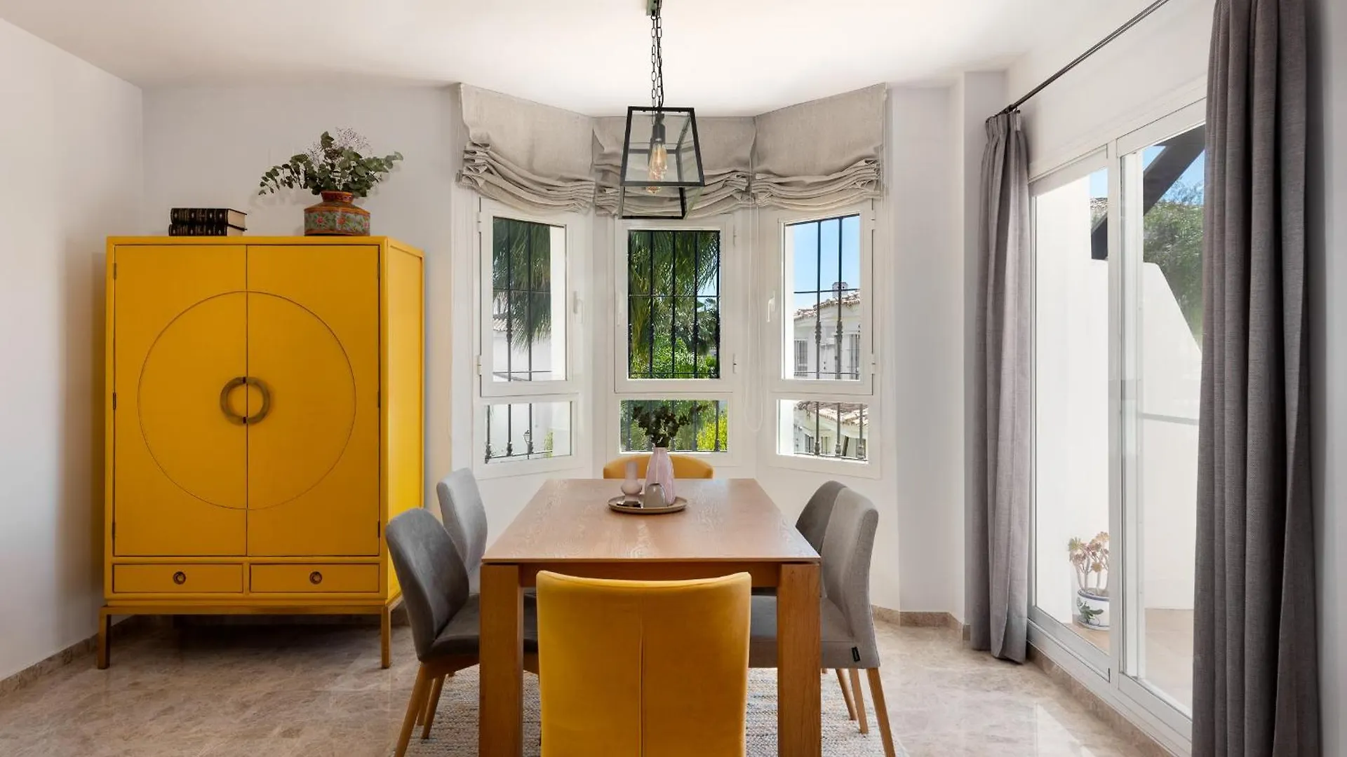 Stylish 2-Bedroom Penthouse In Nueva Andalucia Marbella Apartment