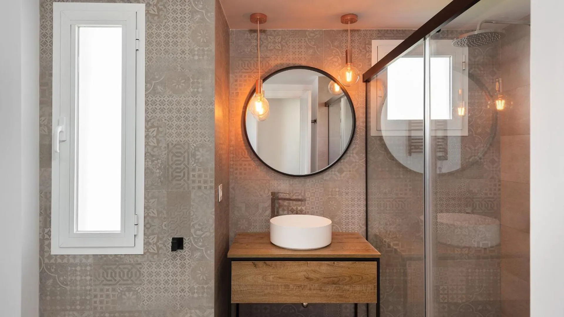 Stylish 2-Bedroom Penthouse In Nueva Andalucia Marbella Apartment